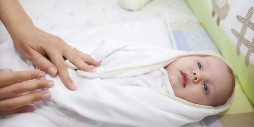 寶寶腸絞痛，別不當回事，這樣做能有效緩解！